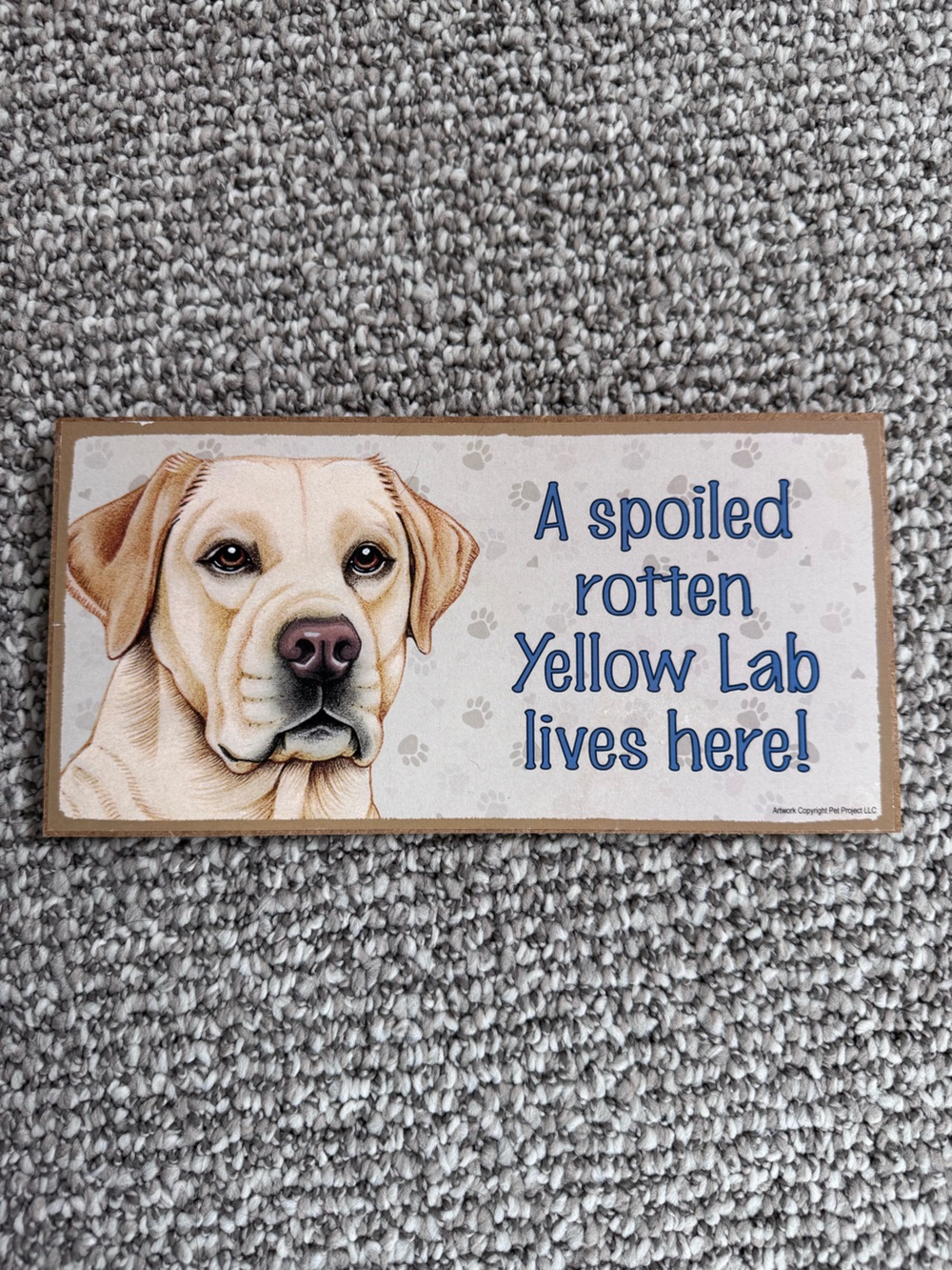 Yellow Lab Dog Welcome Sign – Cream and Brown